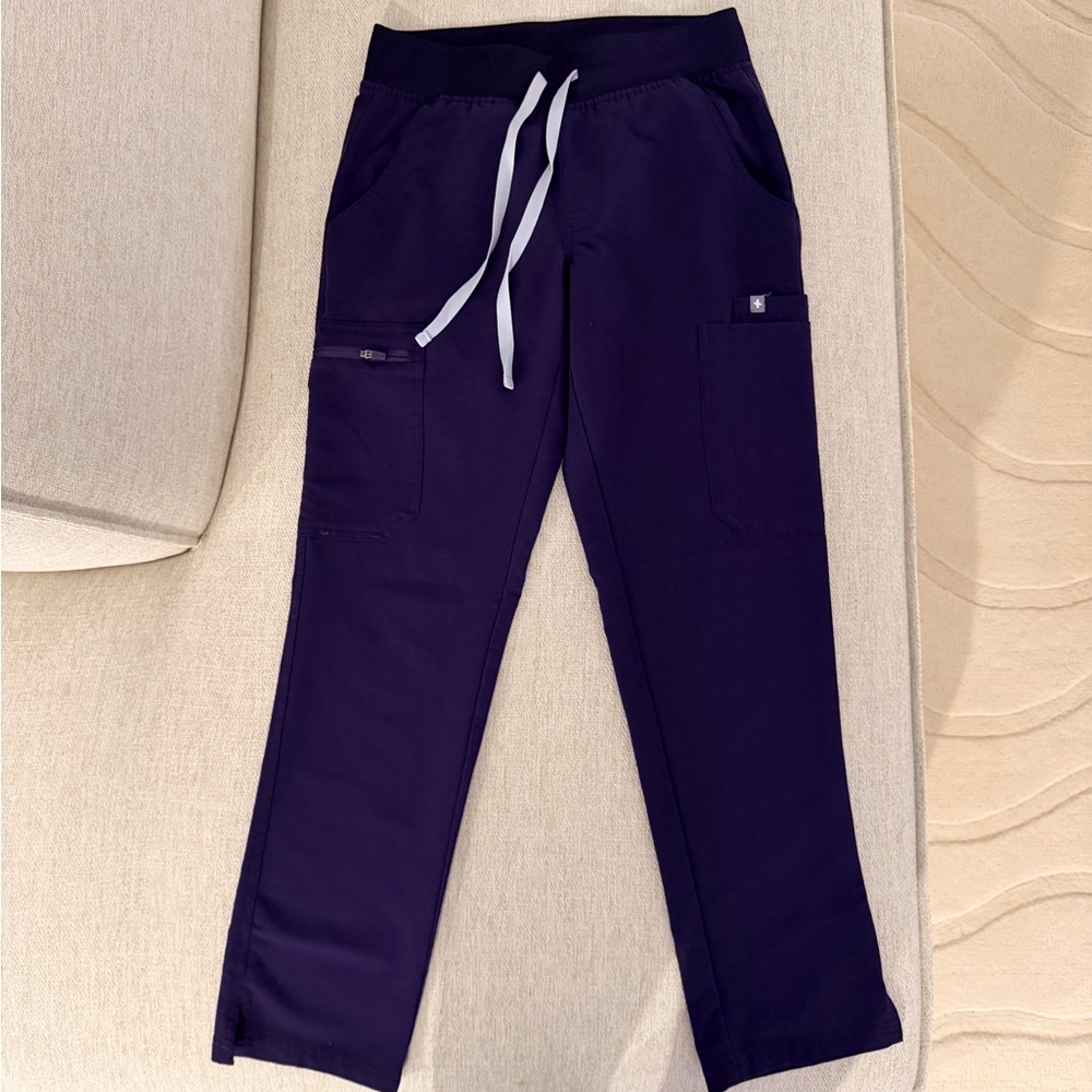 FIGS Yola Scrub Pants XS Petite Deep Purple Plum High Waisted Cargo EUC